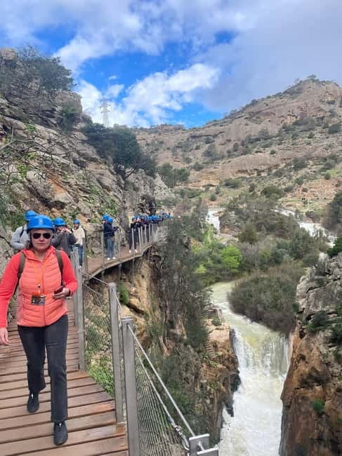 Caminito Del Rey From Málaga: Round-Trip Bus + Tour with Official Guide - What to Pack for Caminito del Rey: Comfort, Sun, and Footwear