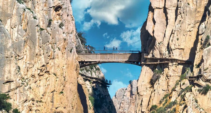 Caminito Del Rey From Málaga: Round-Trip Bus + Tour with Official Guide - Value and Logistics: Direct Transport and a Refund If It Closes