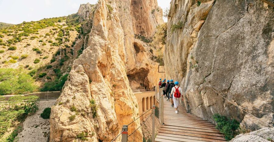 Caminito del Rey: Tickets, Guided Tour, Shuttle & Water - Shuttle to Ardales and the early gorge approach with real context