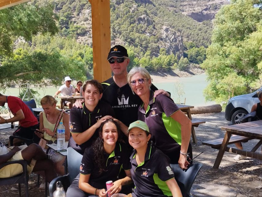 Caminito del Rey: Tour with Official Guide and Drink - Meeting at El Kiosko and the €2.55 cash shuttle
