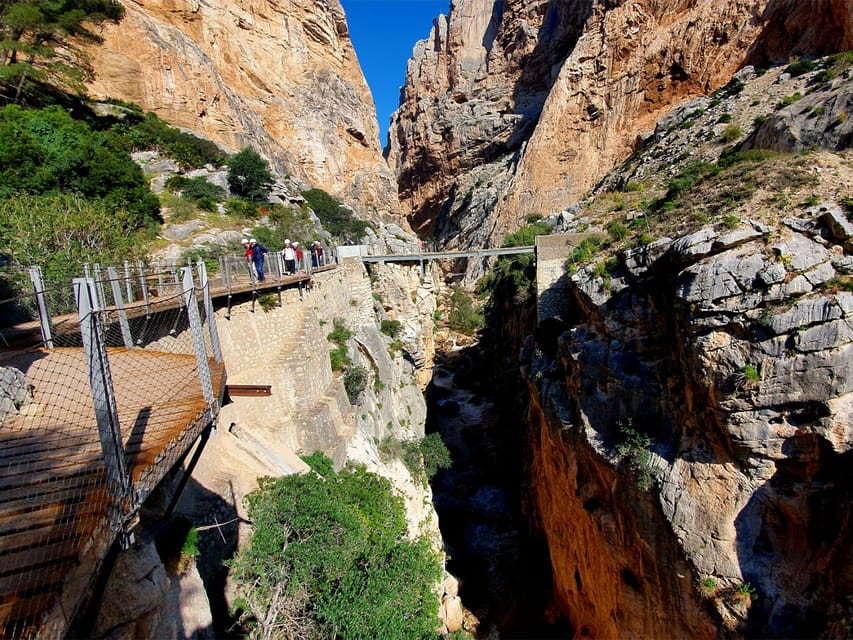 Caminito del Rey: Tour with Official Guide and Drink - Is this the right hike for you?