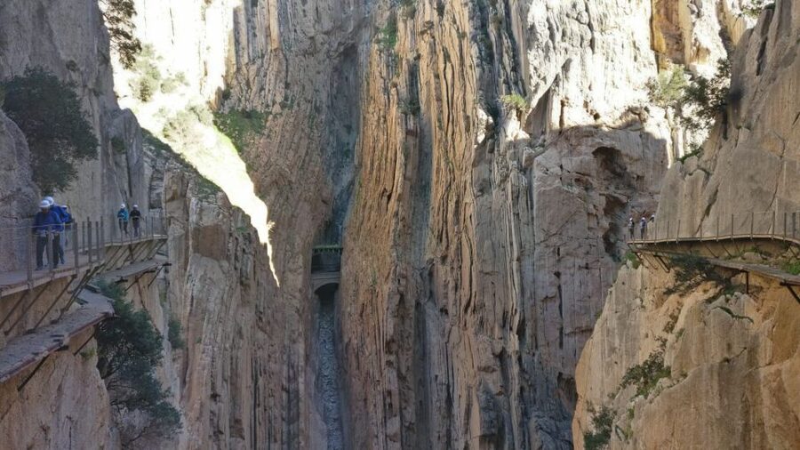 Caminito del Rey: Trekking Tour with Hiking Guide - Why Caminito del Rey feels different from a normal trail