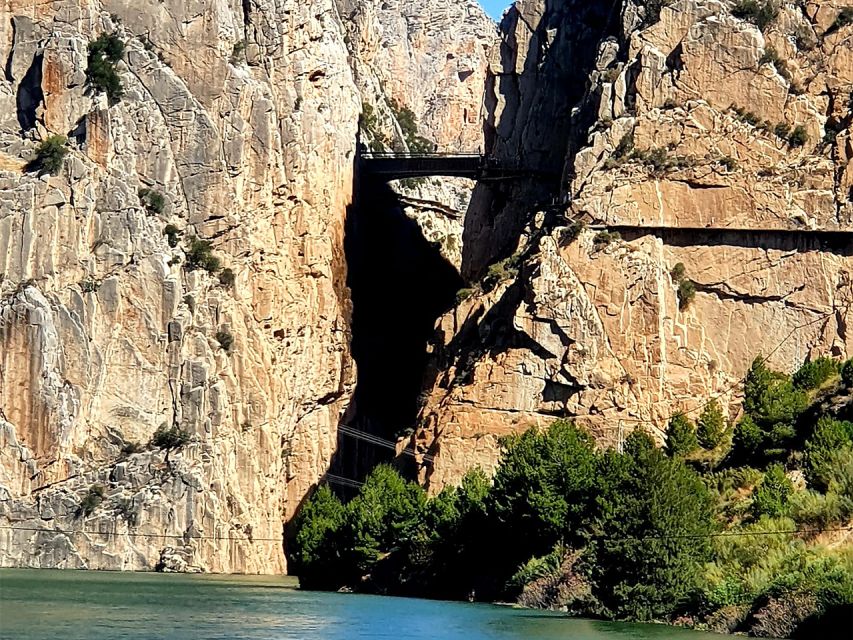 Caminito del Rey & White Village Tour with Tapas from Málaga - Álora, Caminito, and Tapas: Why This Combo Makes Sense