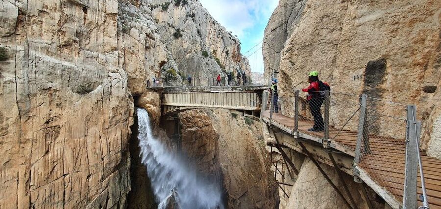 Caminito del Rey & White Village Tour with Tapas from Málaga - What to Bring and What Is Not Allowed on This Tour