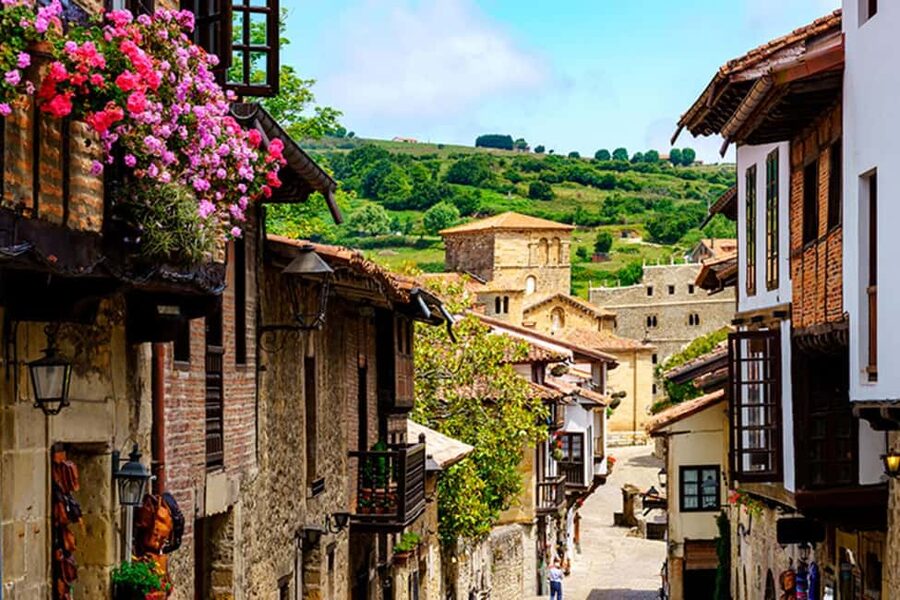 Capricho Gaudí with entrance, Santillana del Mar and Sequoia Forest - Santillana del Mar medieval streets: guided context plus freedom