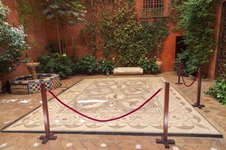 Casa de Salinas Entry Ticket with Audio Guide - Who should book Casa de Salinas with an audio guide?