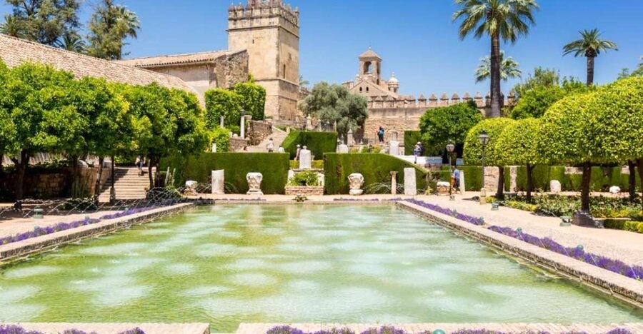 Cordoba: Alcazar of Christian Monarchs 1–Hour Guided Tour - Doña Leonor de Guzmán’s baths: Arab style and a 14th-century bridge