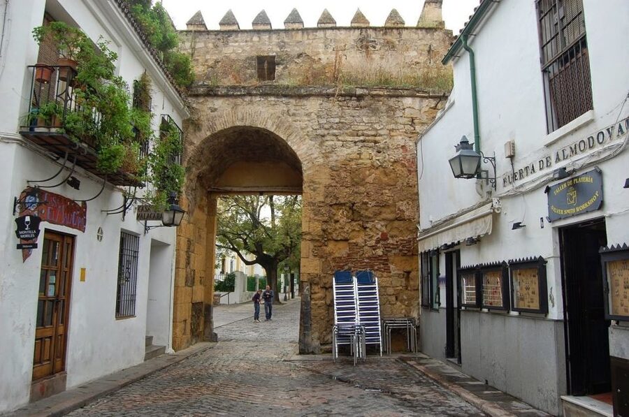 Cordoba: Bike Tour (E-Bike Available) - Guide time that actually changes the way you see streets