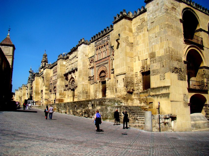 Cordoba: Bike Tour (E-Bike Available) - What the 2-hour ride feels like, pace and effort included
