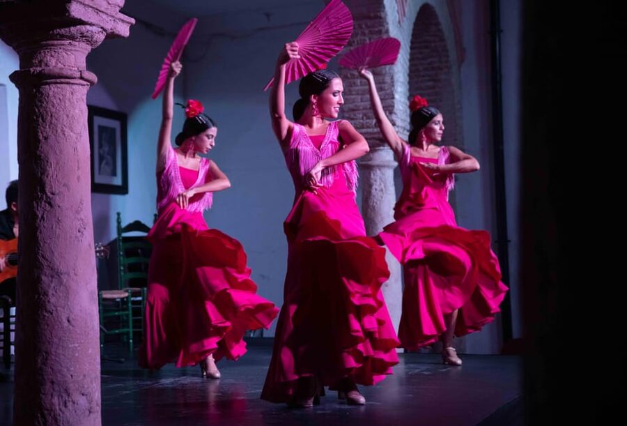 Córdoba: Flamenco Show Ticket with Drinks - Drink included, tapas optional: turning a ticket into a full night