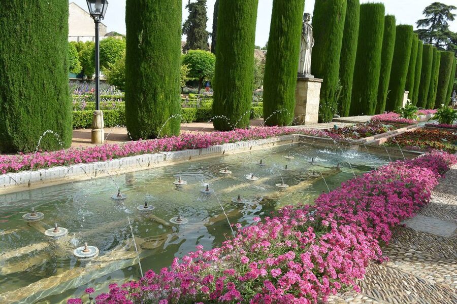 Cordóba: Gardens & Fortress of Catholic Monarchs Guided Tour - Gardens and the Avenue of the Monarchs, Where the Site Makes Sense