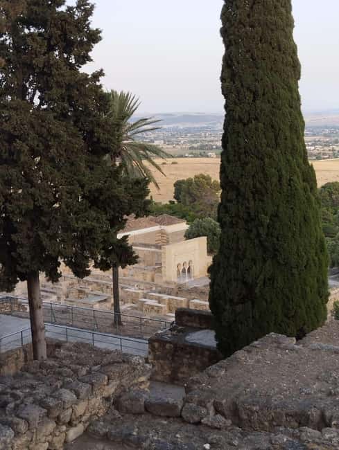 Córdoba: Guided Tour Medina Azahara at Dusk - Meeting at the main door: how the tour gets going
