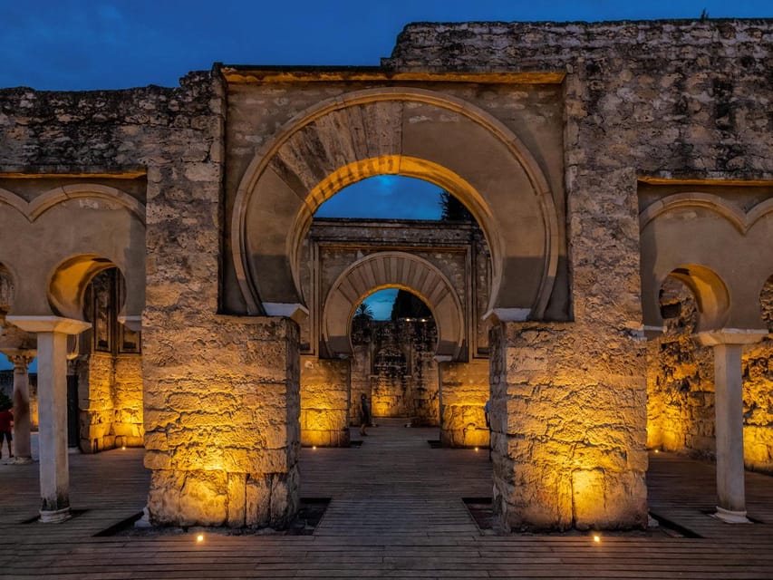 Cordoba: Guided Tour of Medina Azahara at Night - Getting there from Córdoba: the 8 km ride and bus details
