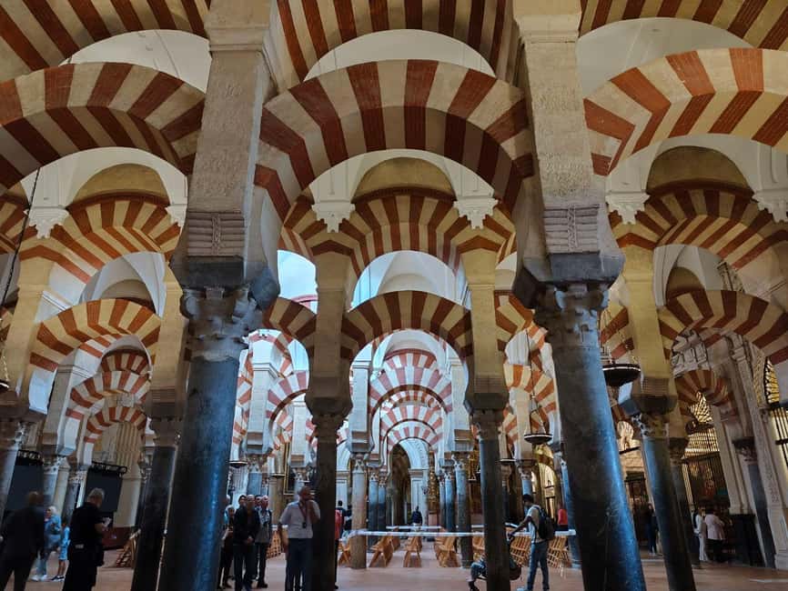 CÓRDOBA: Guided tour of the Mosque-Cathedral IN SPANISH WITH TICKETS - Patio de los Naranjos: where the story starts to click