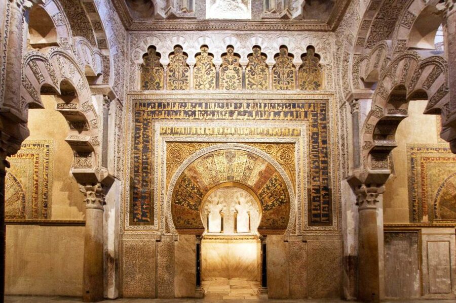 Córdoba Guided Tour of the Mosque, Jewish Quarter & Alcazar - Alcázar de los Reyes Cristianos, and the renovation swap you should know