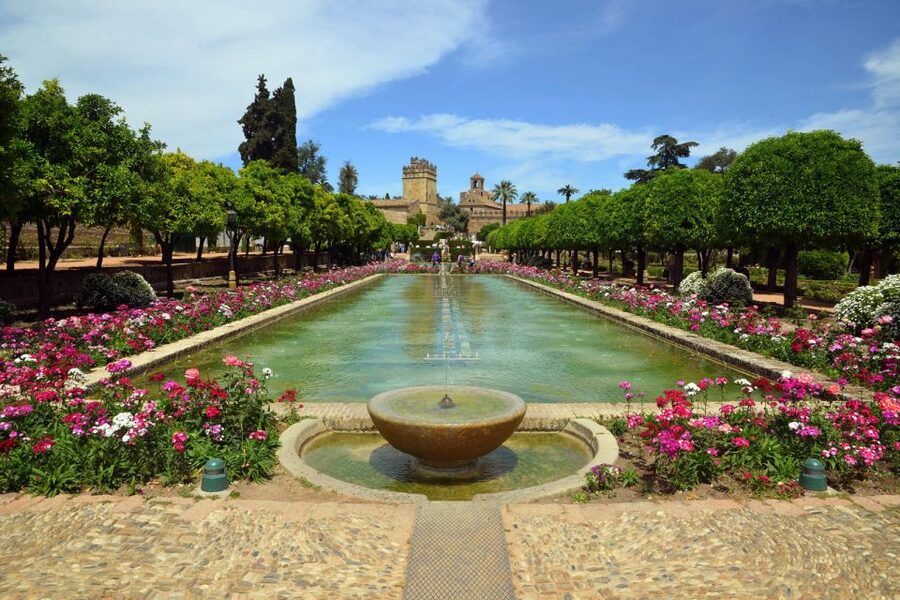 Córdoba Guided Tour of the Mosque, Jewish Quarter & Alcazar - Mosque-Cathedral of Córdoba: what to watch for and why the guide matters