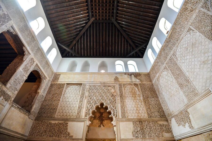 Córdoba Guided Tour of the Mosque, Jewish Quarter & Alcazar - Walking comfort, photo time, and how to prep like a local