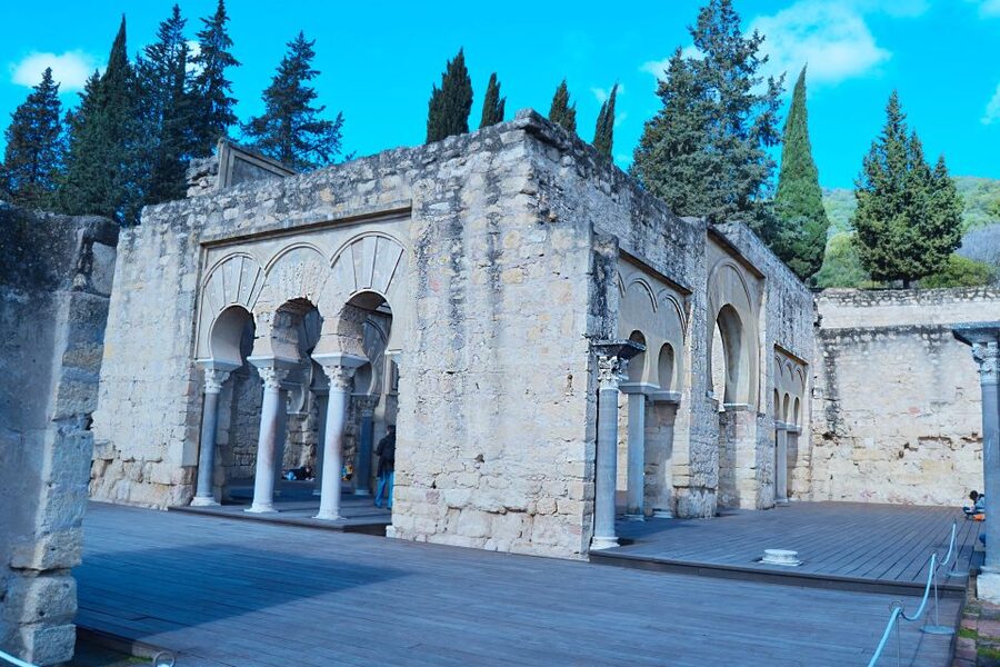 Cordoba: Half-Day Medina Azahara Guided Tour - The 90-minute guided walk through the palace-city ruins
