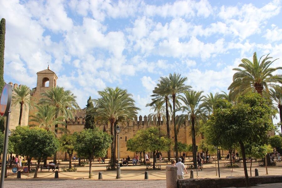 Córdoba: Mosque-Cathedral and Alcazar Tour - Arab Baths and Caliphal Alcázar Gardens: The Best Takeaway Now