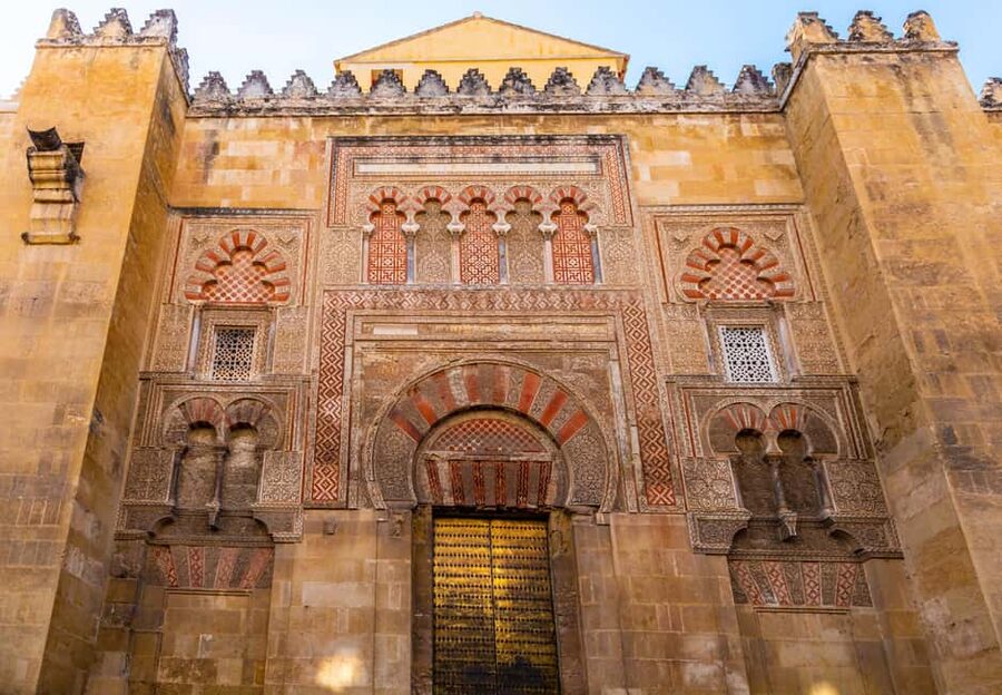 Cordoba: Mosque-Cathedral E-Ticket with Audio Guide - City add-ons in the audio route: Alcázar, minaret, and a palace stop