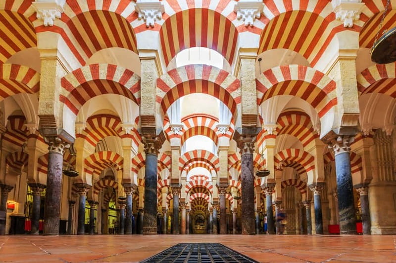 Córdoba: Mosque-Cathedral, Jewish Quarter and Alcázar Tour - Meet at OWAY Tours in Plaza Triunfo, then start with the Alcázar