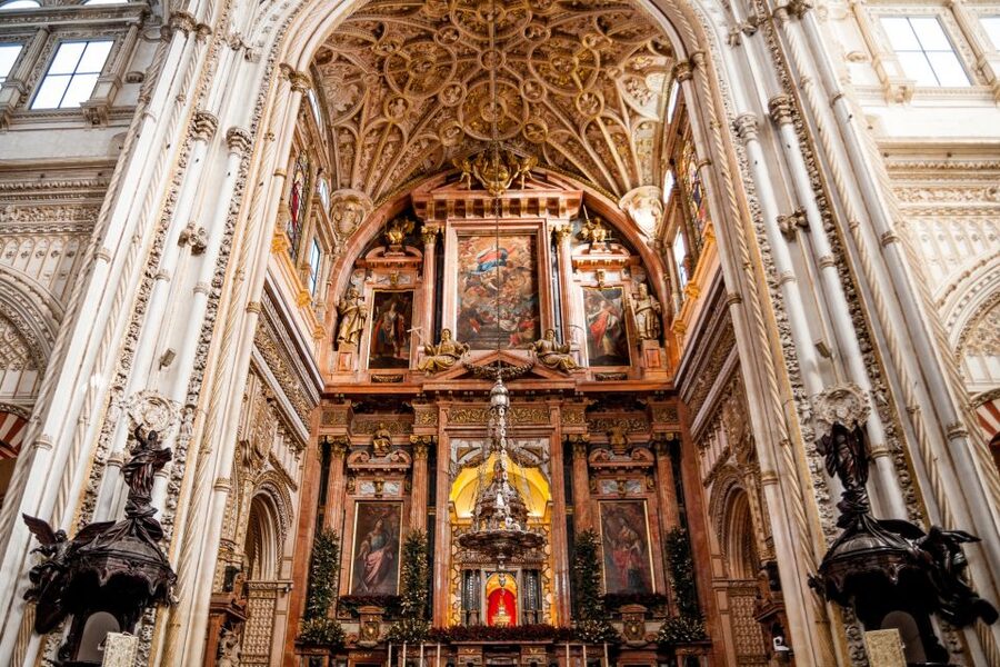 Córdoba: Skip-the-Line Great Mosque-Cathedral History Tour - Finding the Meeting Point: The Olive Tree by Fuente de Santa María