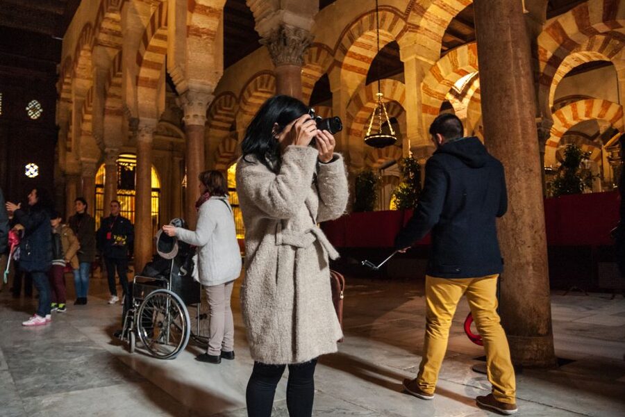Córdoba: Skip-the-Line Great Mosque-Cathedral History Tour - How the Guide and Audio Receivers Keep the Story Clear