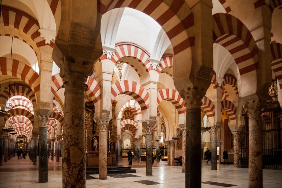 Córdoba: Skip-the-Line Great Mosque-Cathedral History Tour - Language, Dress Rules, and Small Practical Constraints