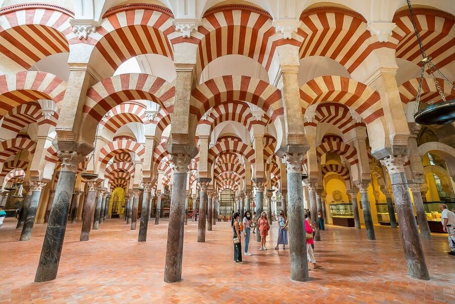 Córdoba: Skip-the-Ticket-Line Mosque-Cathedral Guided Tour - How the 8th-century build story connects to later expansions