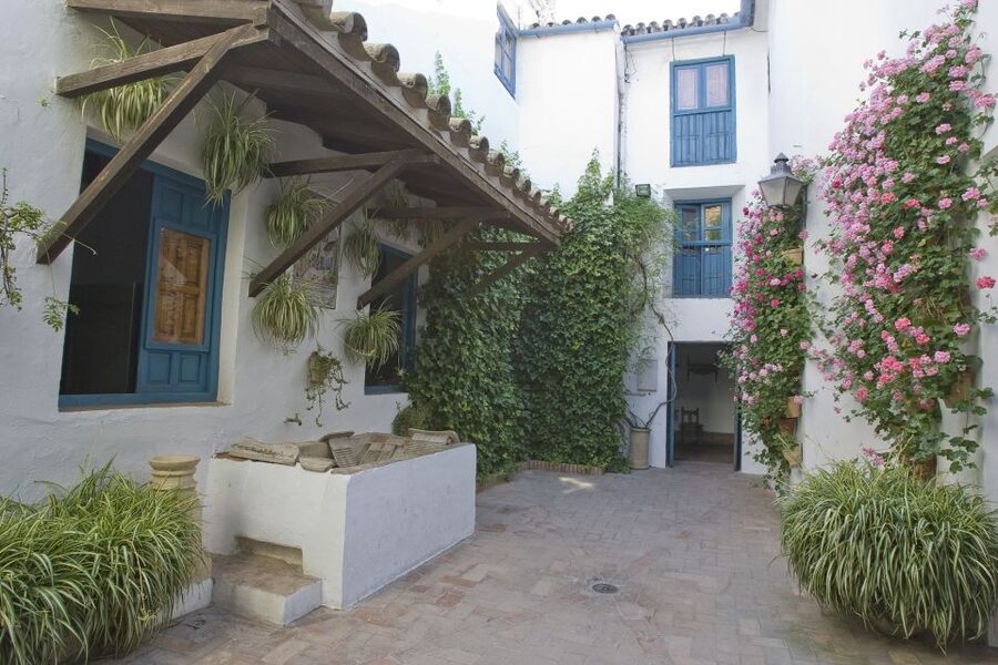 Córdoba: Viana Palace Gardens and Patios Entry Ticket - Key things to know before you go