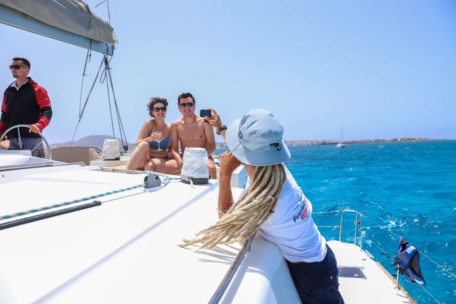 Corralejo: Adults-Only Catamaran Day Trip to Lobos Island - Lunch and free-flow drinks: paella, cava, and no frantic searching