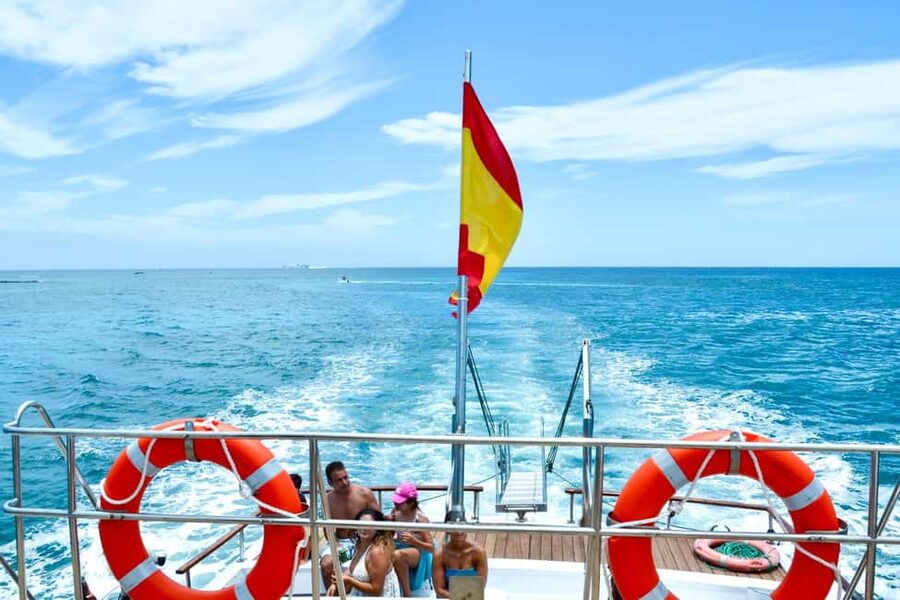 Corralejo: Snorkeling on Lobos Island & Return Ferry Ticket - 25 minutes snorkeling: fish time, gear included, and how to handle choppiness