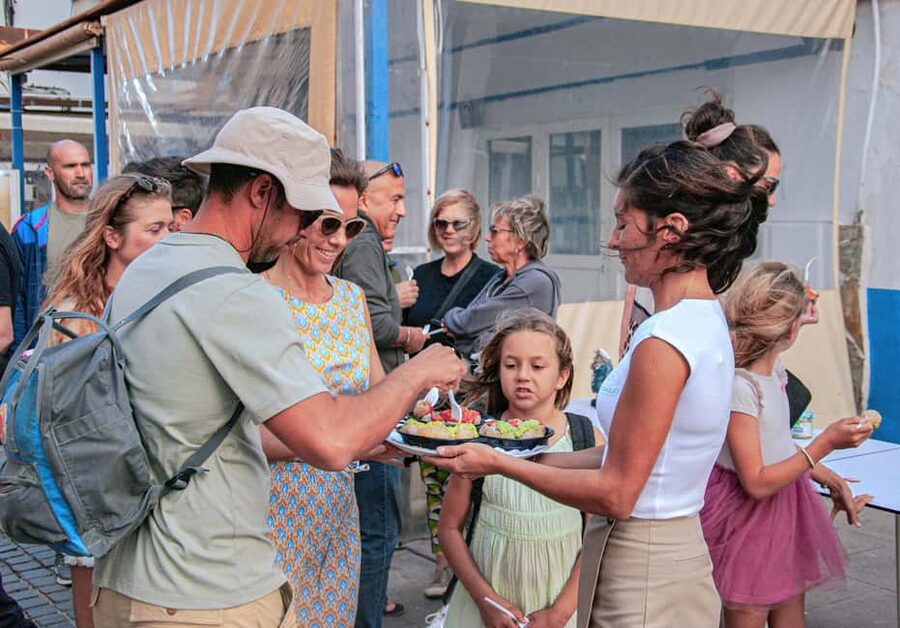 Corralejo: Walking tour with tastings of local products - Quick take