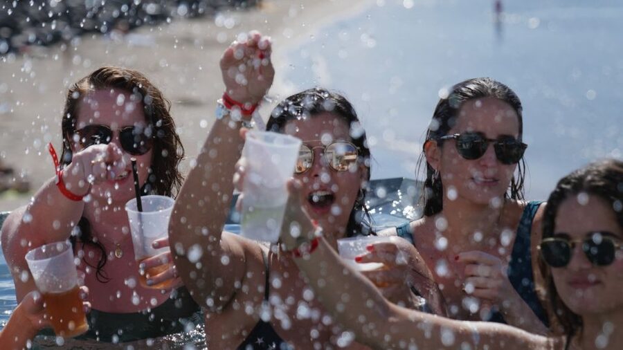 Costa Adeje: Tenerife Monkey Beach Club Utopia Pool Party - The music schedule vibe: 6 hours from midday to afternoon