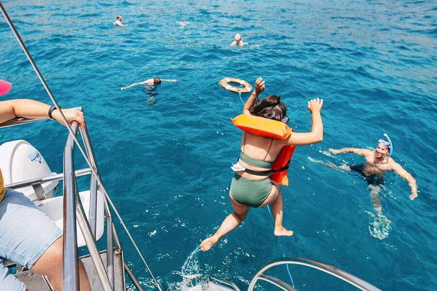 Costa Adeje: Whale Watching Catamaran Tour with Drinks - The 2-hour tour versus the 3-hour option with Playa Espagueti snorkeling