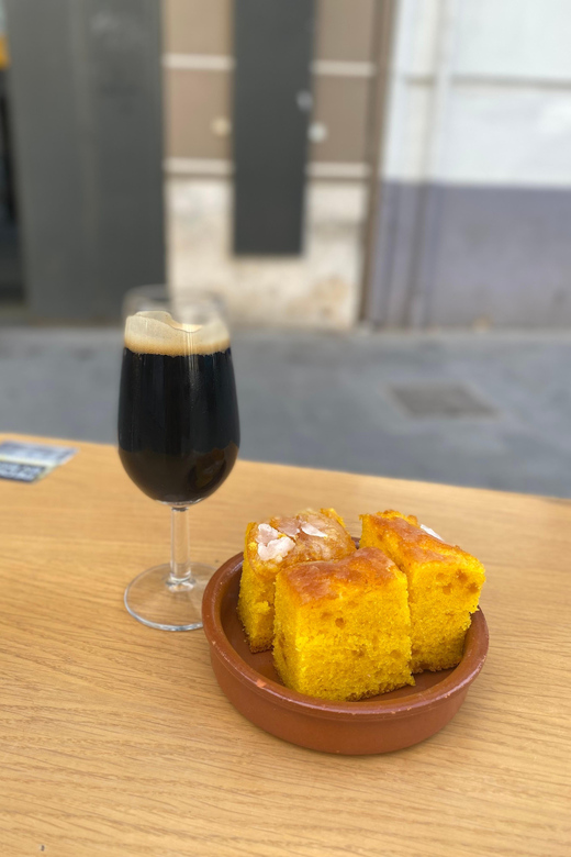 Craft Beer Tasting and tapas in Valencia - Sours, IPAs, stouts: the flavor journey you follow in order