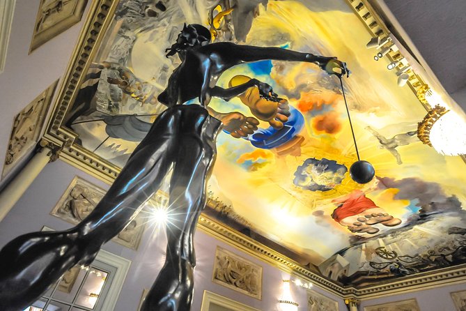 Dali Museum, House & Cadaques Small Group Tour from Barcelona - From Palau de la Música to Figueres, How the Day Starts