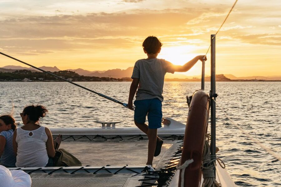 Dénia: Daytime or Sunset Catamaran Cruise - Meeting Mundo Marino at Puerto Dénia, Without the Stress