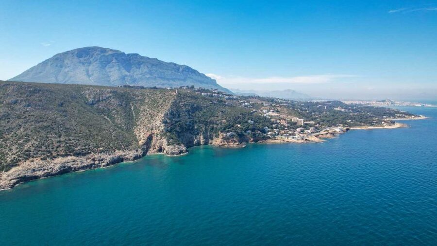 Dénia & Jávea: Portixol Sailing Catamaran Excursion with BBQ - What to pack (so you don’t end up buying it later)