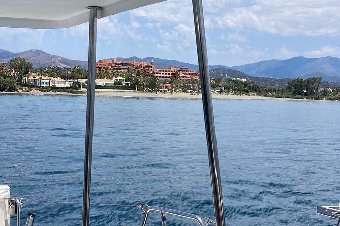 Dolphin trips on a catamaran - Weather, cancellations, and rough-sea reality