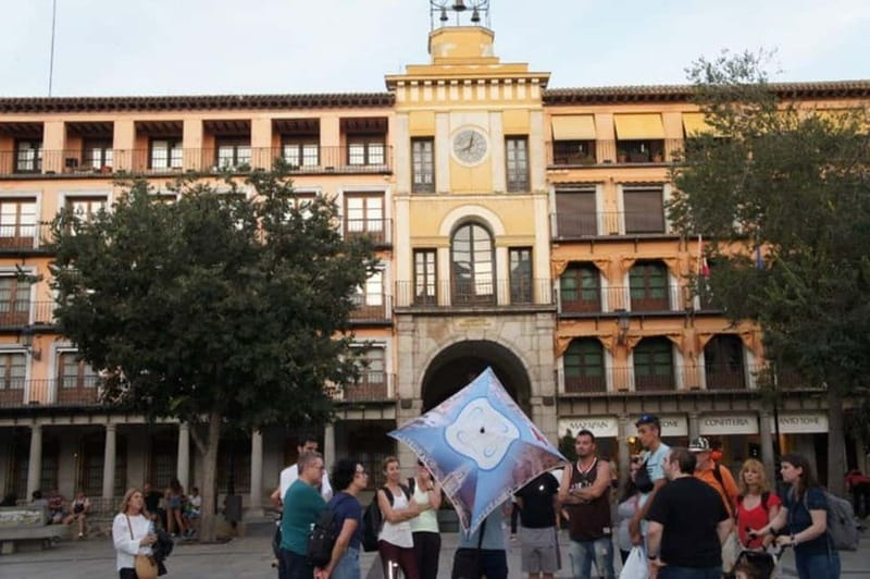English Tour Toledo Complete with Patio-Palace House ⭐⭐⭐⭐⭐ - Finding The Pink Flag at Zocodover, Then Hitting Narrow Streets