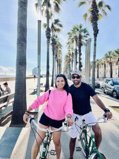 Explore Barcelona by Bike & Photo Shooting - Barceloneta Beach: iconic, fun, and easy to photograph