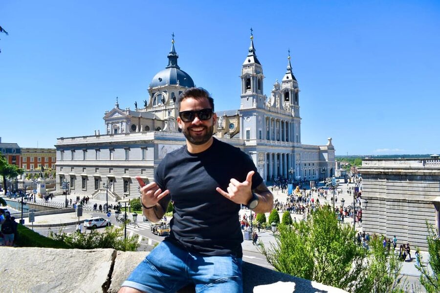 Explore Madrid by bike taking photos with Benja - Stop 2: Alcala Gate for landmark energy and strong angles