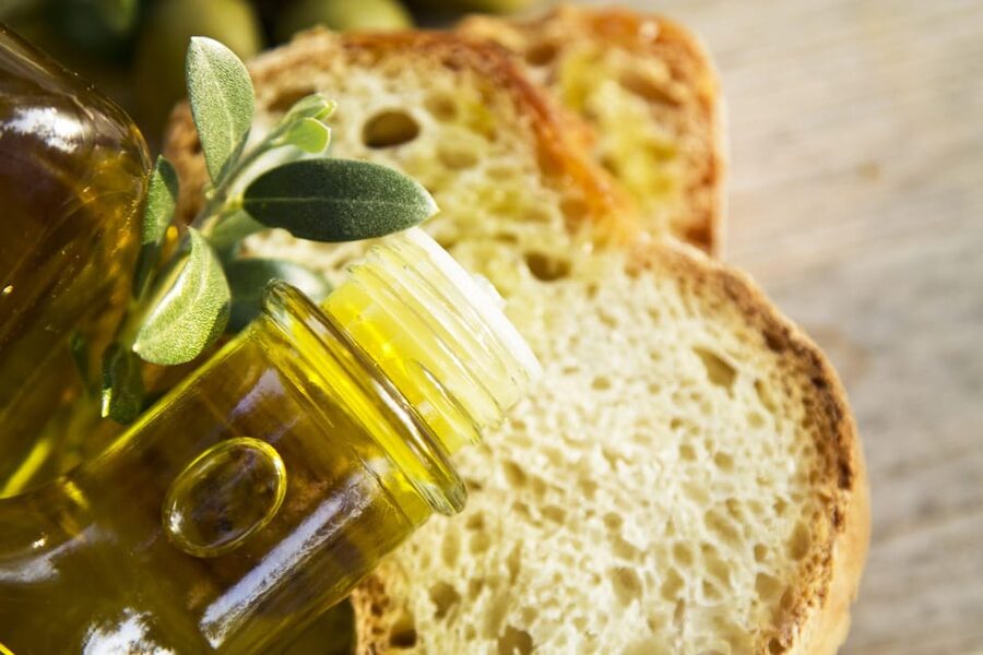 Extra Virgin Olive oil tasting - Tree to bottle: what makes extra virgin taste like itself