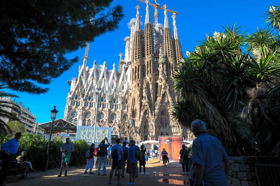 Fast Track: Sagrada Familia & Barcelona Full-Day Tour - Key highlights I’d circle first