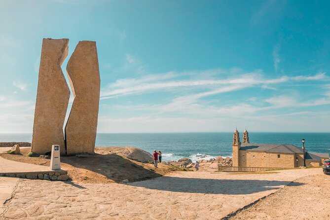 Finisterre and Costa da Morte: The Most Complete Tour of Santiago - Stop 5 and beyond: free time in Fisterra, then waterfalls and working coast