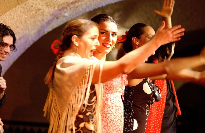 Flamenco Night at Tablao Cordobes in Barcelona - The buffet dinner: 32 Spanish and Catalan dishes, plus unlimited drinks