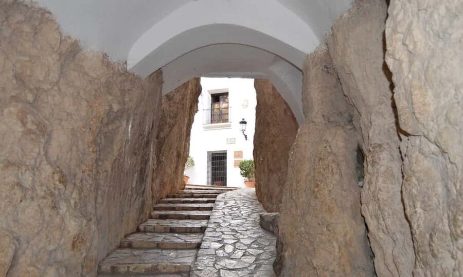 From Alicante: Guadalest, Altea & ticket in Algar Waterfalls - Altea old town: white houses, craft shops, and Mediterranean viewpoints