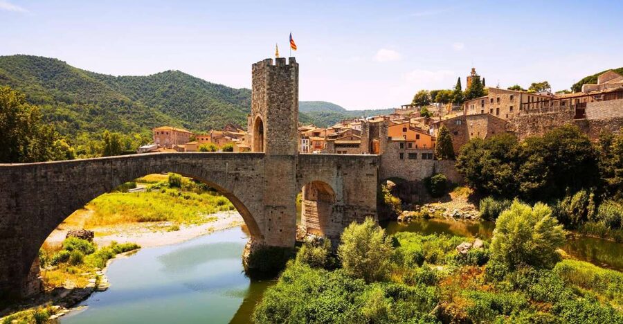 From Barcelona: Besalú & Medieval Towns Tour w/ Hotel Pickup - Hotel pickup timing, minivan comfort, and the 10-hour pace