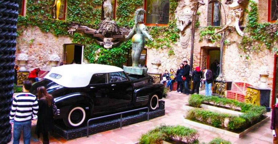 From Barcelona: Dalí Triangle and Cadaques Tour - Why this Dalí Triangle day works so well from Barcelona